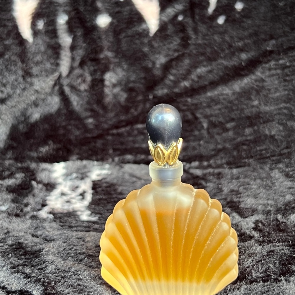 Black Pearls Elizabeth Taylor Glass Eau De Parfum Full Bottle - Picture 3 of 5